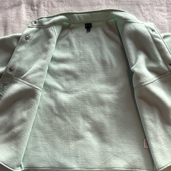 Target Sherpa Button up - Picture 3 of 4